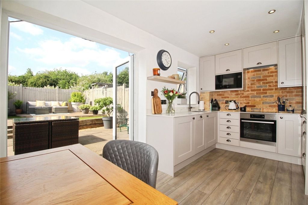 Property photo 3 of 10 Kitchen/Diner