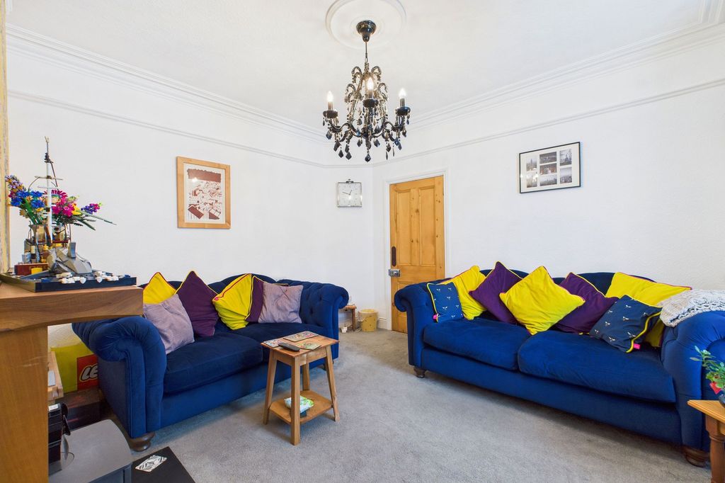 Property photo 2 of 37