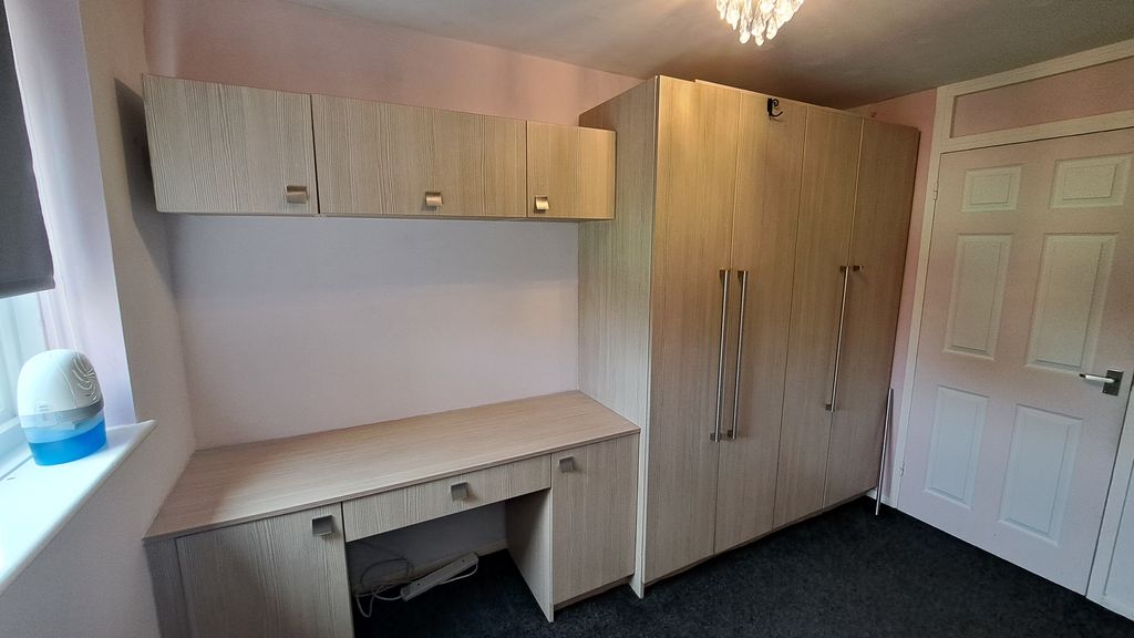 Property photo 3 of 11 Bedroom 2 (1)
