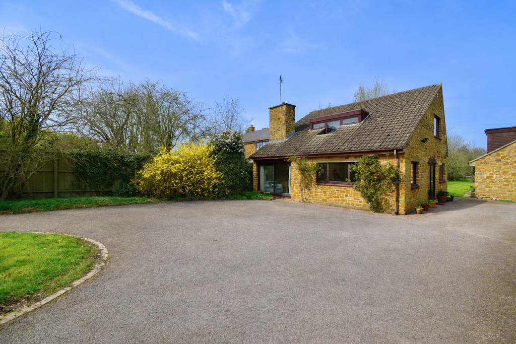 Property photo 2 of 30