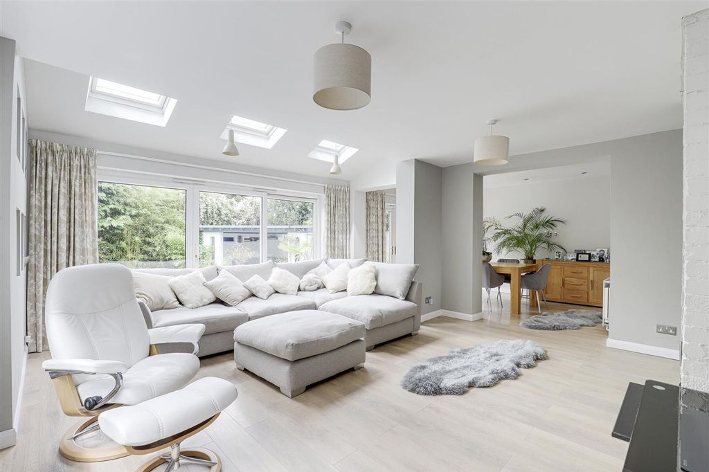 Property photo 3 of 41