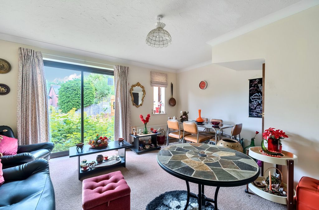 Property photo 2 of 14 1333931-1-688ccc8...
