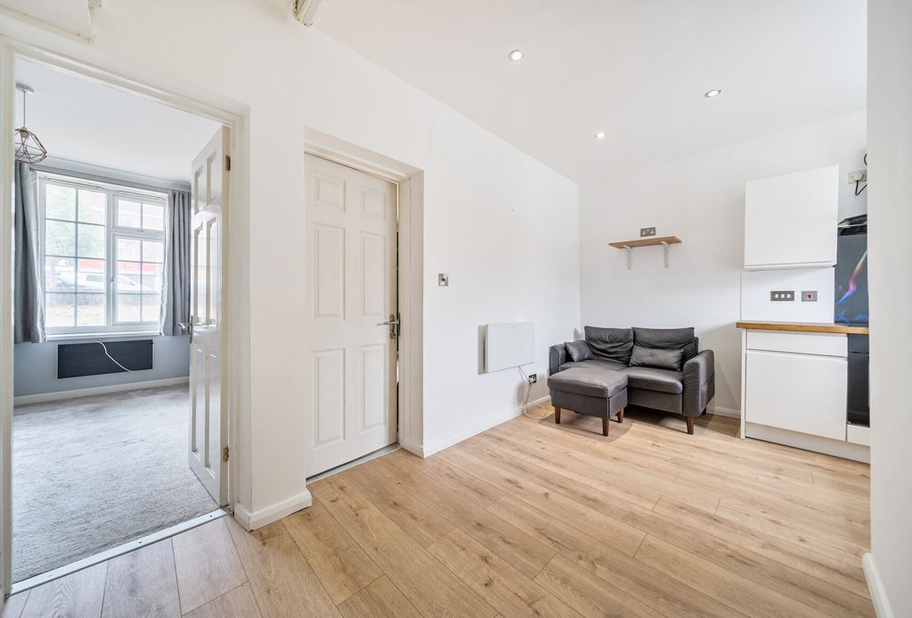 Property photo 3 of 11 1343201-12-68A5Ab...