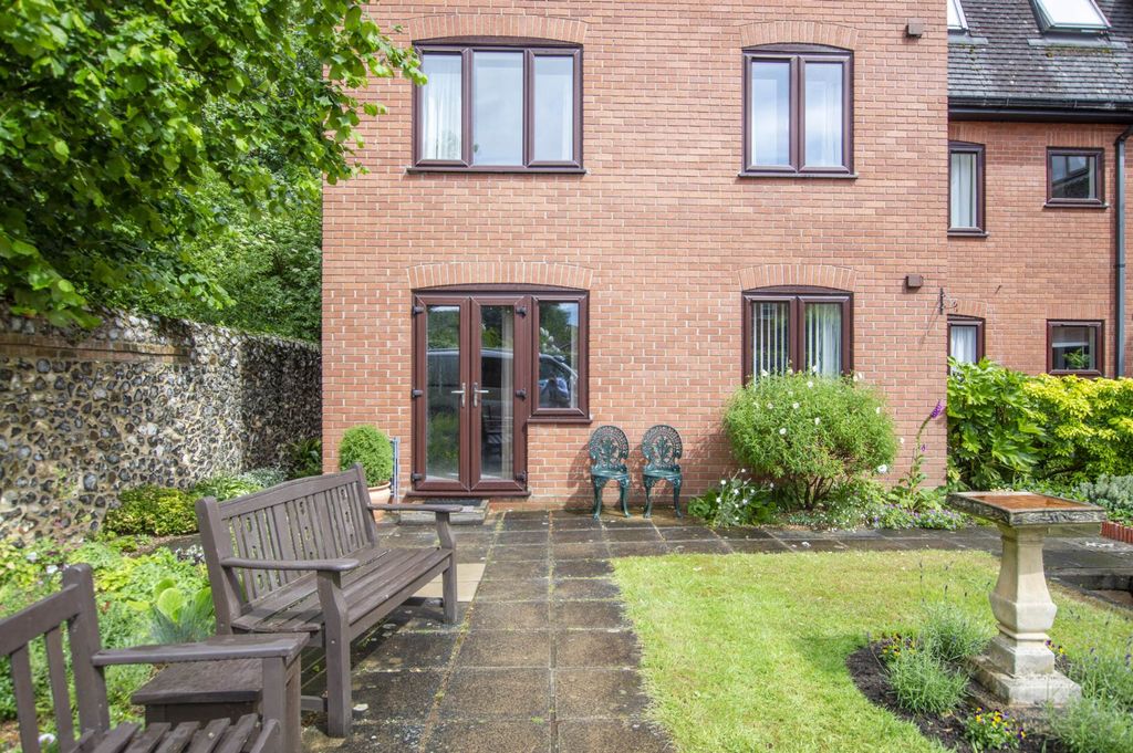 Property photo 1 of 10