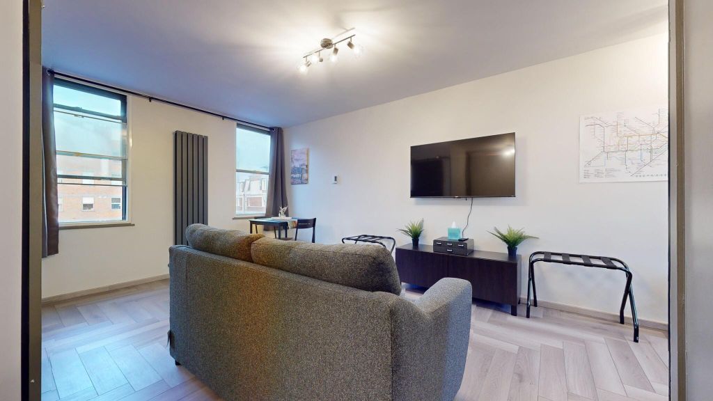 Property photo 2 of 12