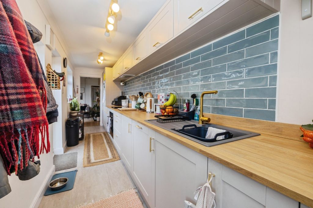 Property photo 2 of 16 Kitchen