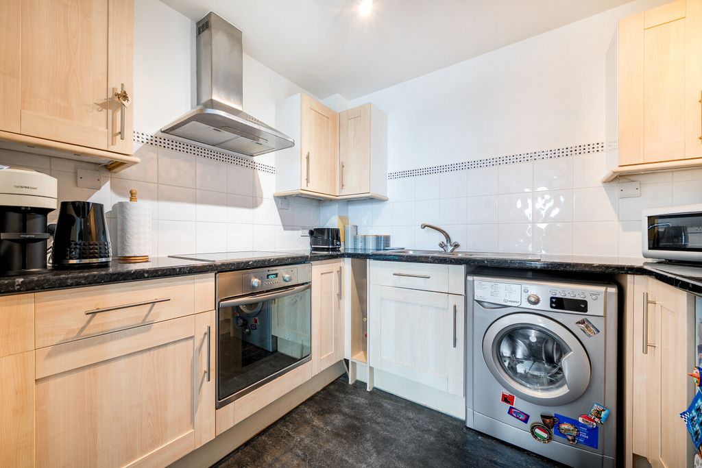 Property photo 2 of 17 2
