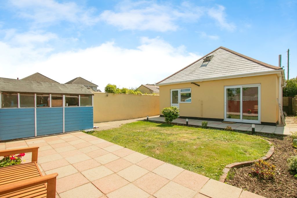 Property photo 2 of 17 Photo