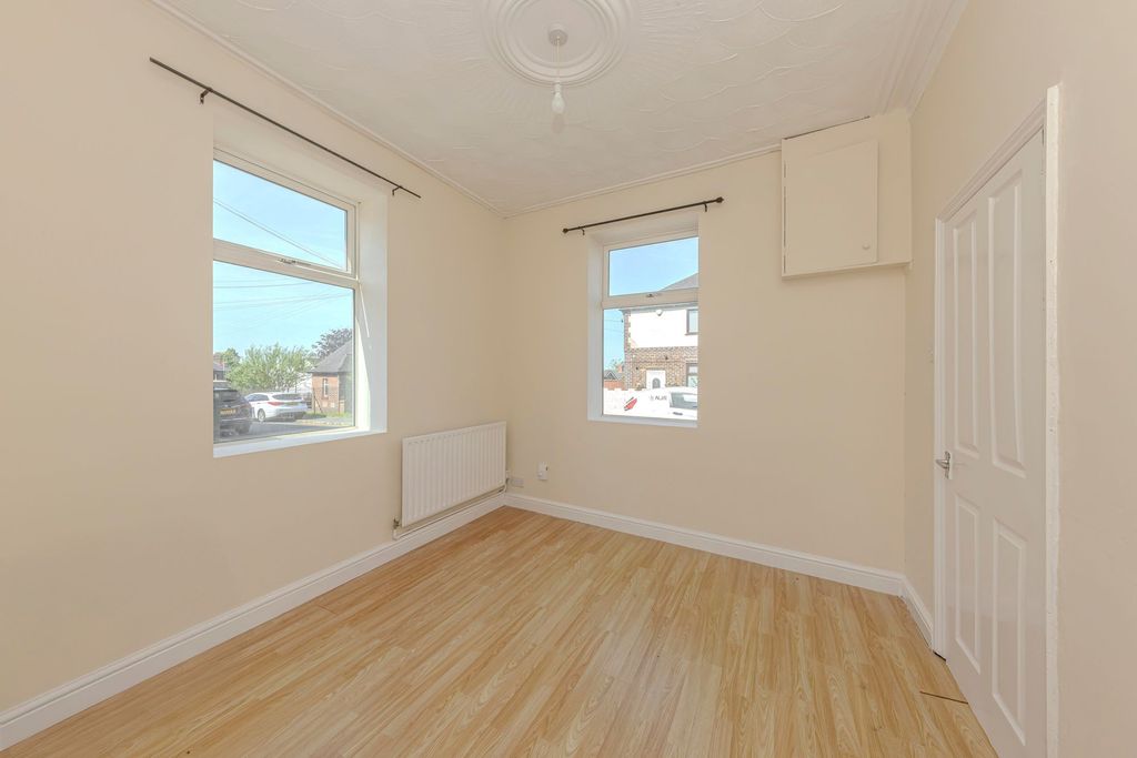 Property photo 3 of 21