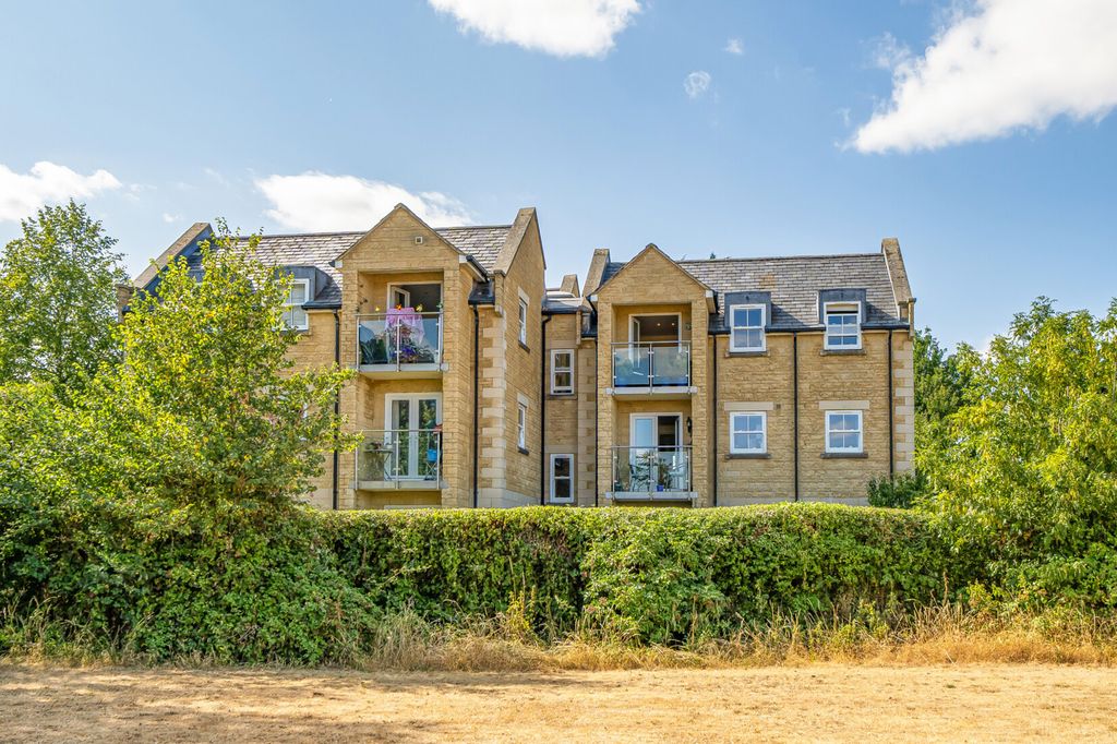 Property photo 1 of 21 1498869-3-6A67874...