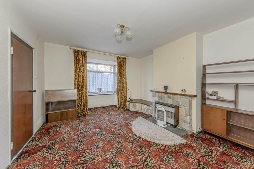 Property photo 3 of 26