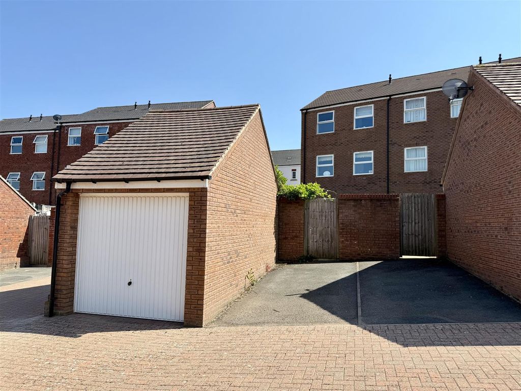 Property photo 3 of 23