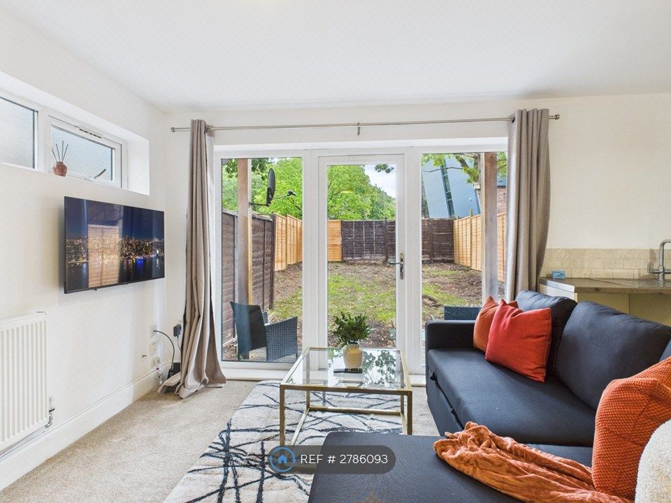 Property photo 2 of 27