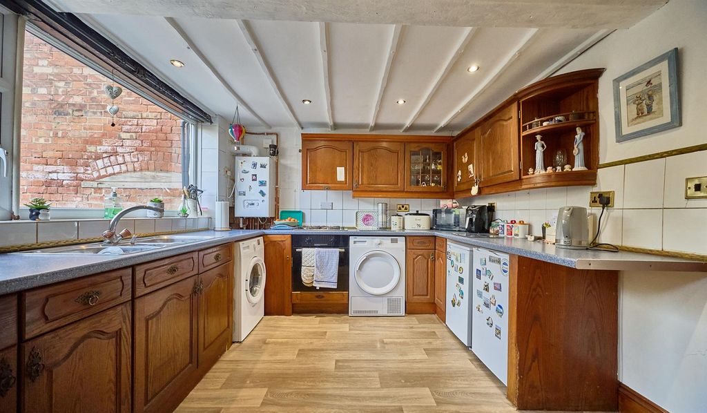 Property photo 2 of 10 Rear Dining Kitchen
