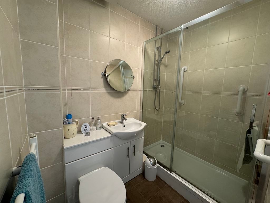 Property photo 3 of 15 Shower Room