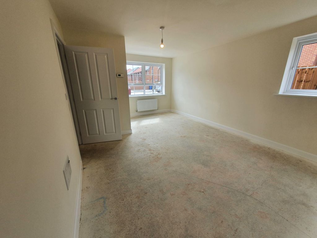 Property photo 3 of 10 Living Room
