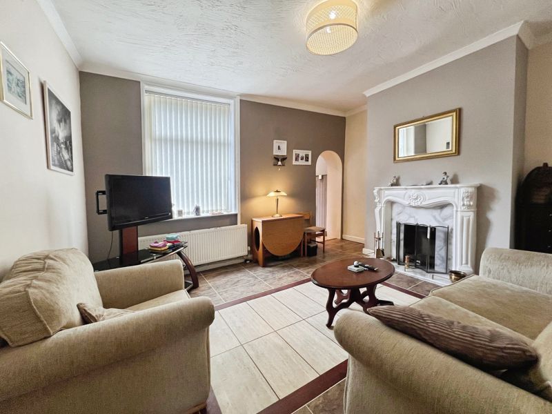 Property photo 3 of 17 Dining Room