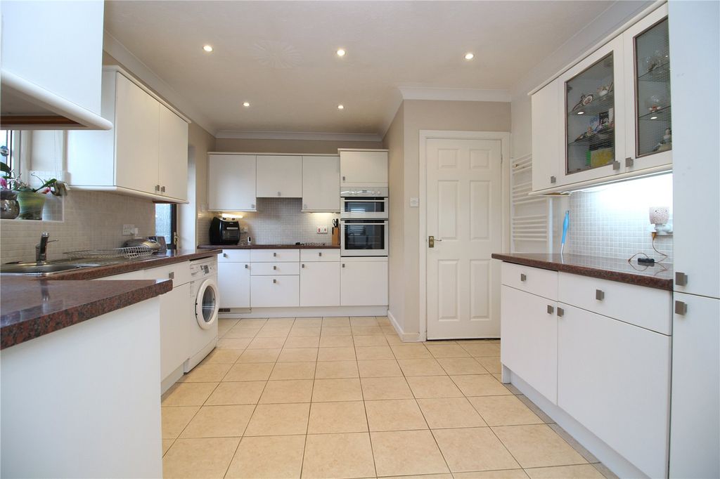 Property photo 2 of 17 Picture No. 34