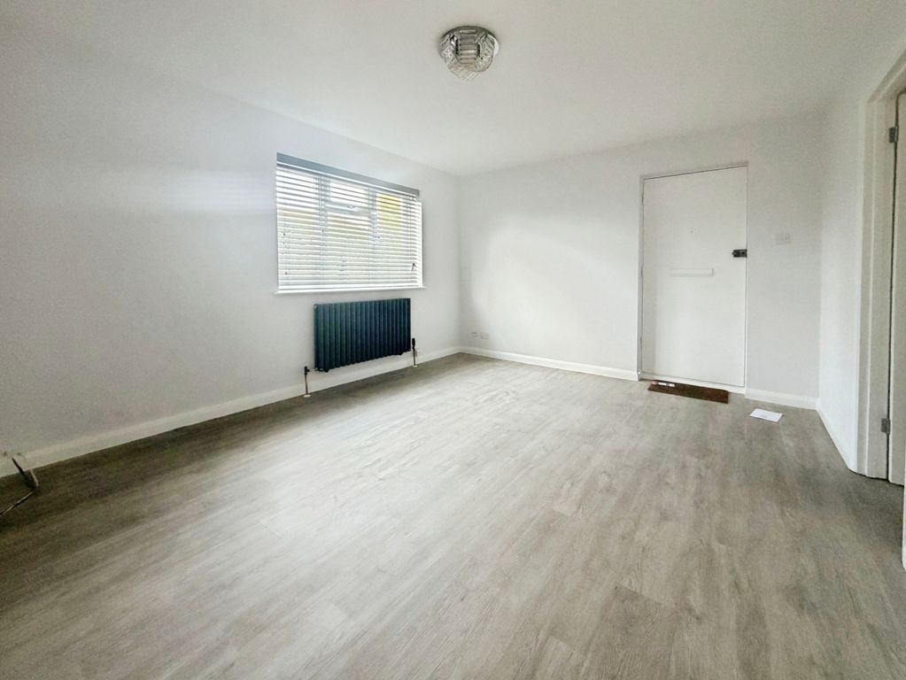 Property photo 3 of 13 Pbox-Img.Jpg