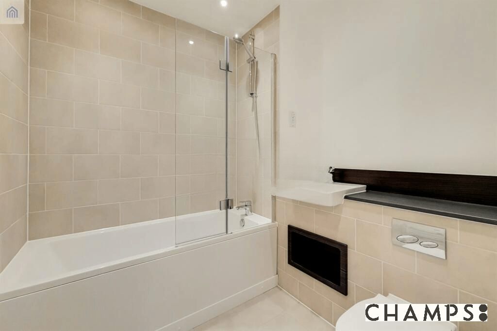 Property photo 3 of 7 4