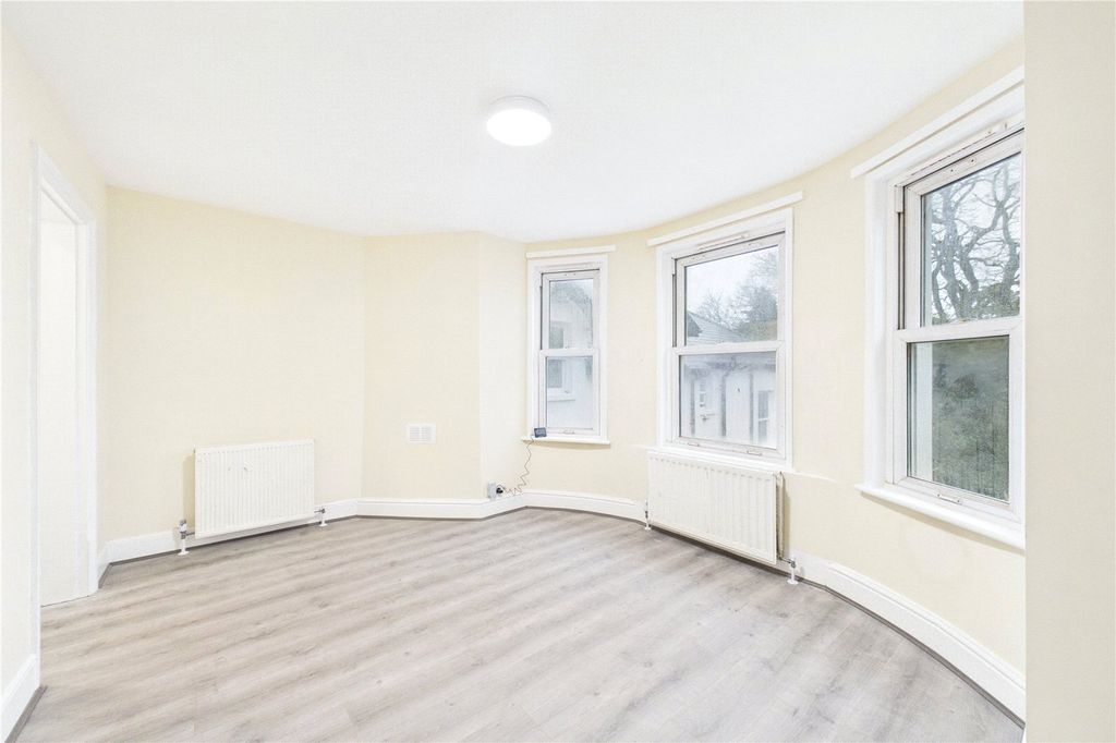 Property photo 2 of 10 Picture No. 08