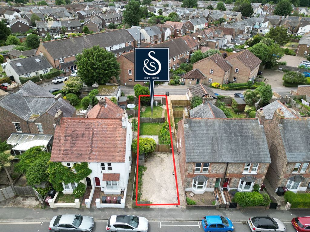 Property photo 1 of 9