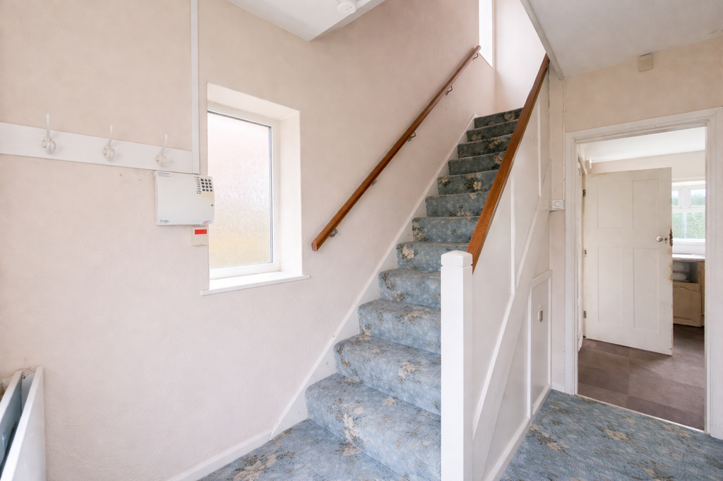 Property photo 3 of 14 Entrance Hall