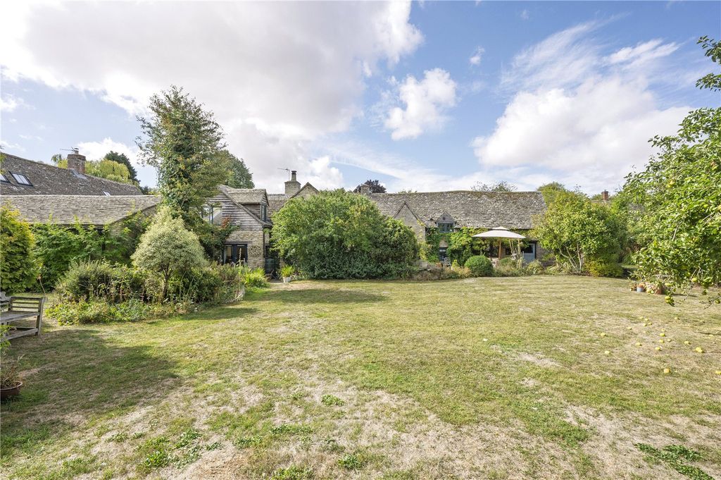 Property photo 2 of 25 Rear View