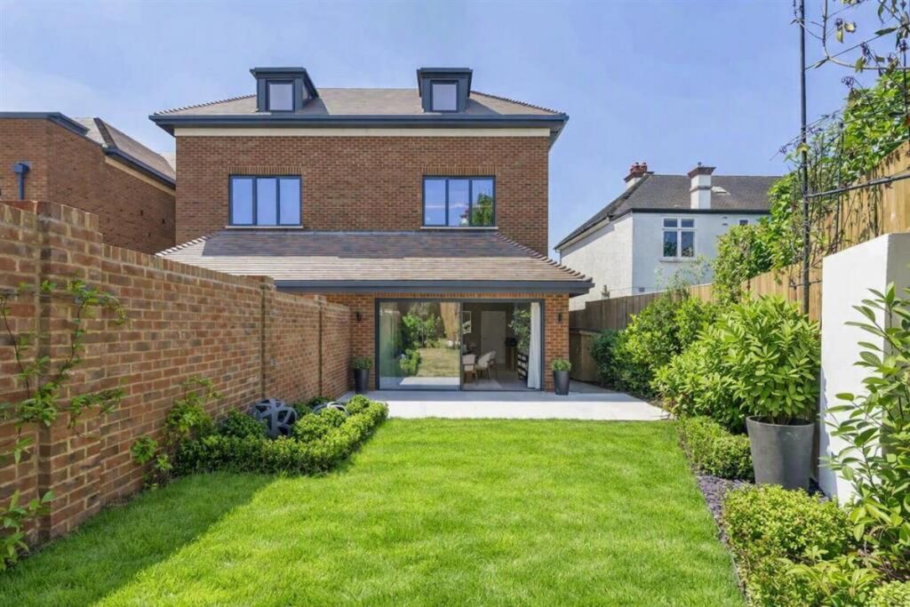 Property photo 3 of 18