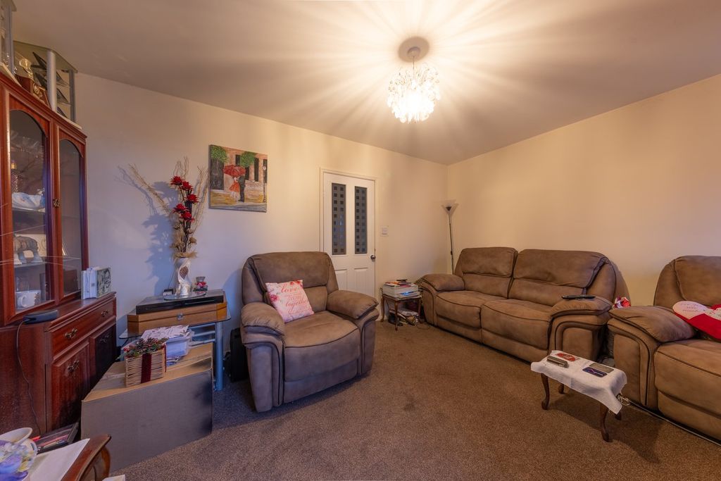 Property photo 3 of 22