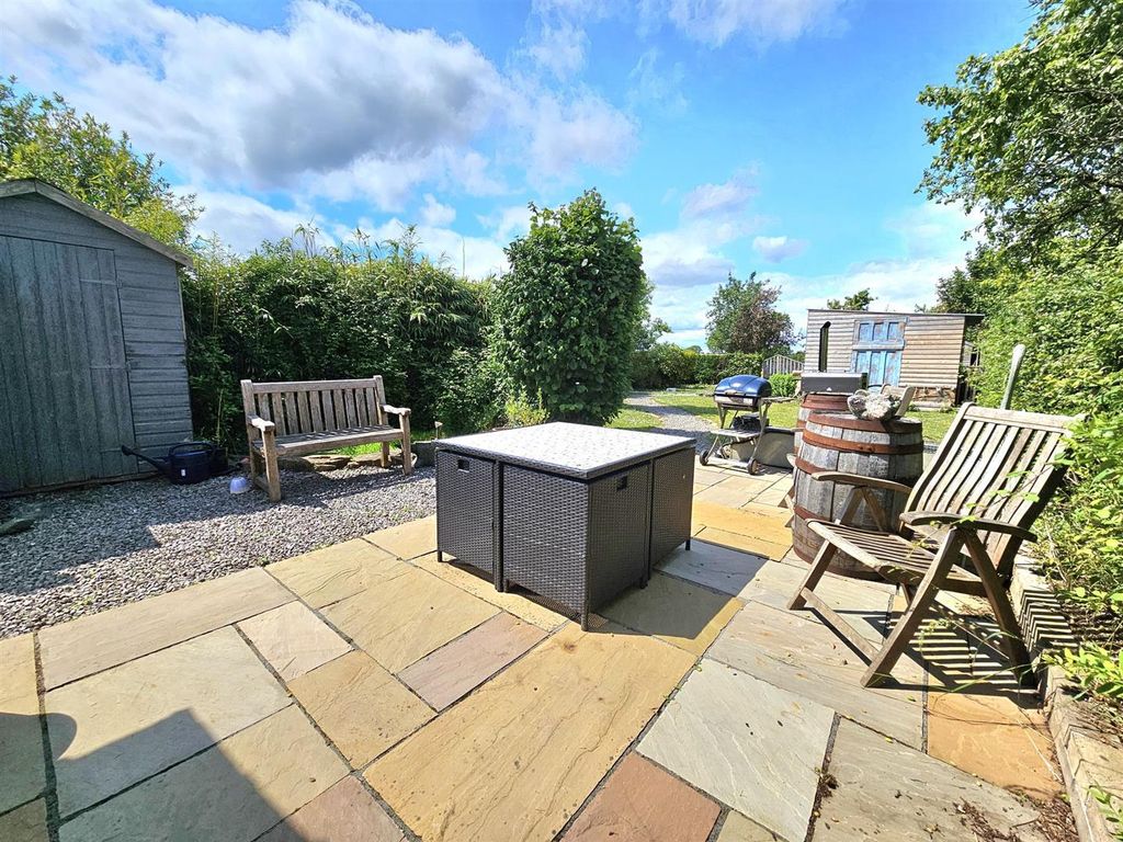 Property photo 3 of 17