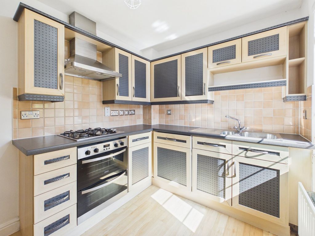 Property photo 2 of 16 Picture No. 11