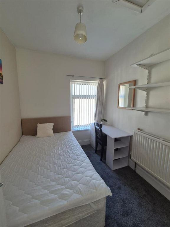 Property photo 2 of 8 Whatsapp Image 2026-06-15 At 11.05.48 Room 4 .Jpeg