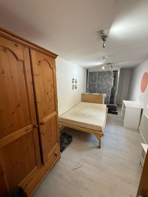 Property photo 1 of 4