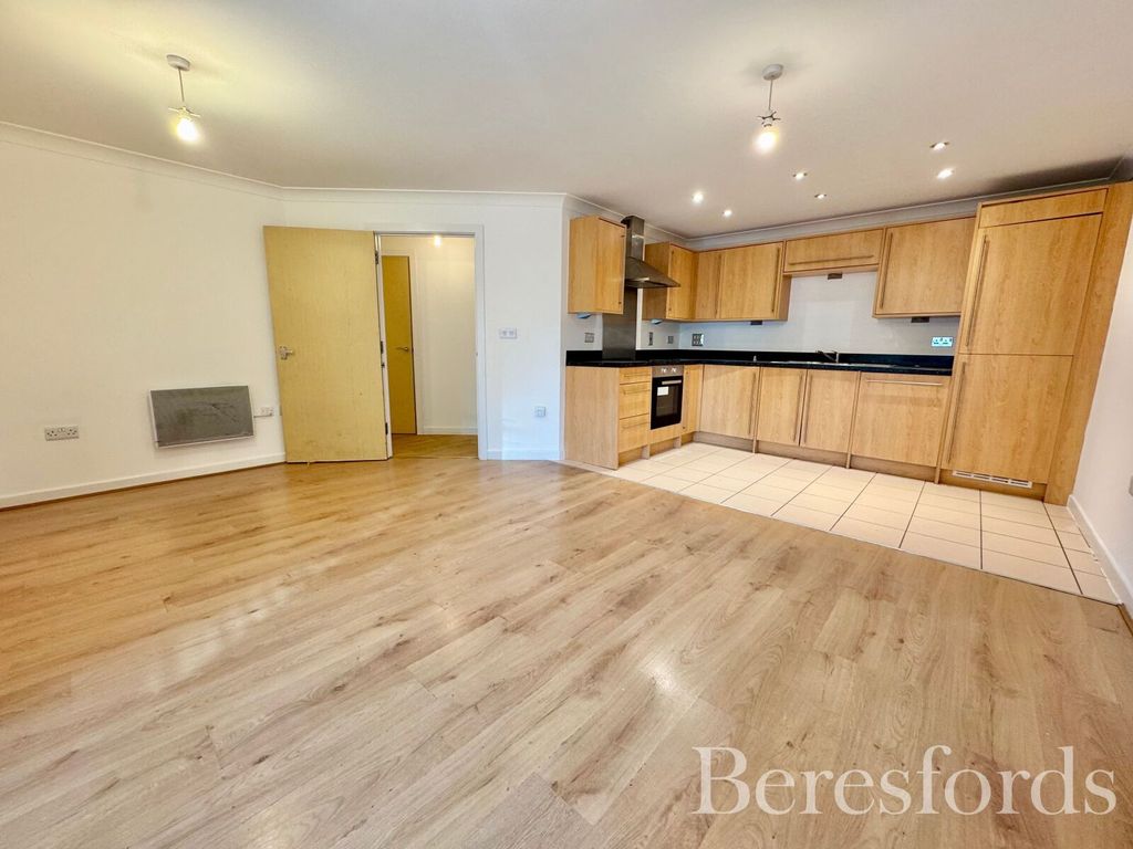 Property photo 2 of 9 Picture No. 11