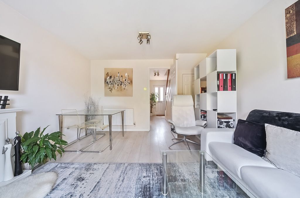 Property photo 3 of 16 1313526-23-686567...