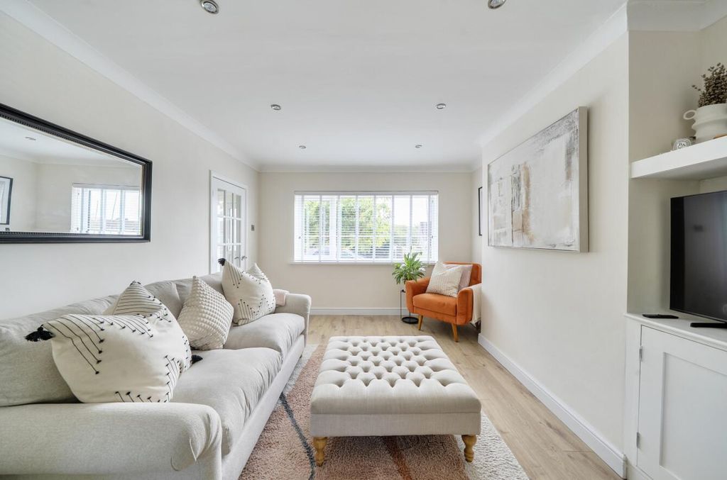 Property photo 3 of 23 1470925-5-6A22d5A455A97.Jpg