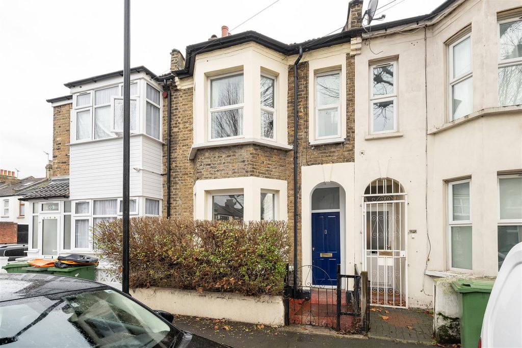 Property photo 1 of 27 Jephson Road, E7