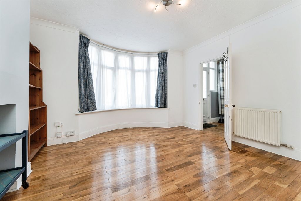 Property photo 2 of 14