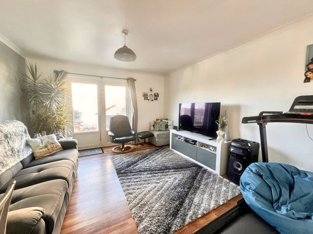 Property photo 2 of 14 Picture No. 07