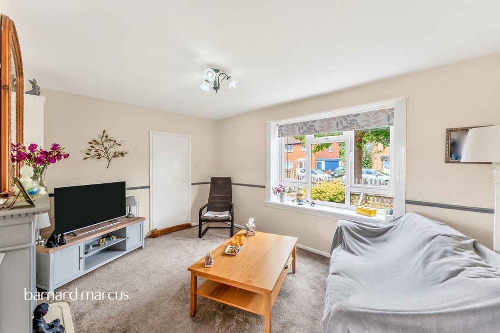 Property photo 3 of 11