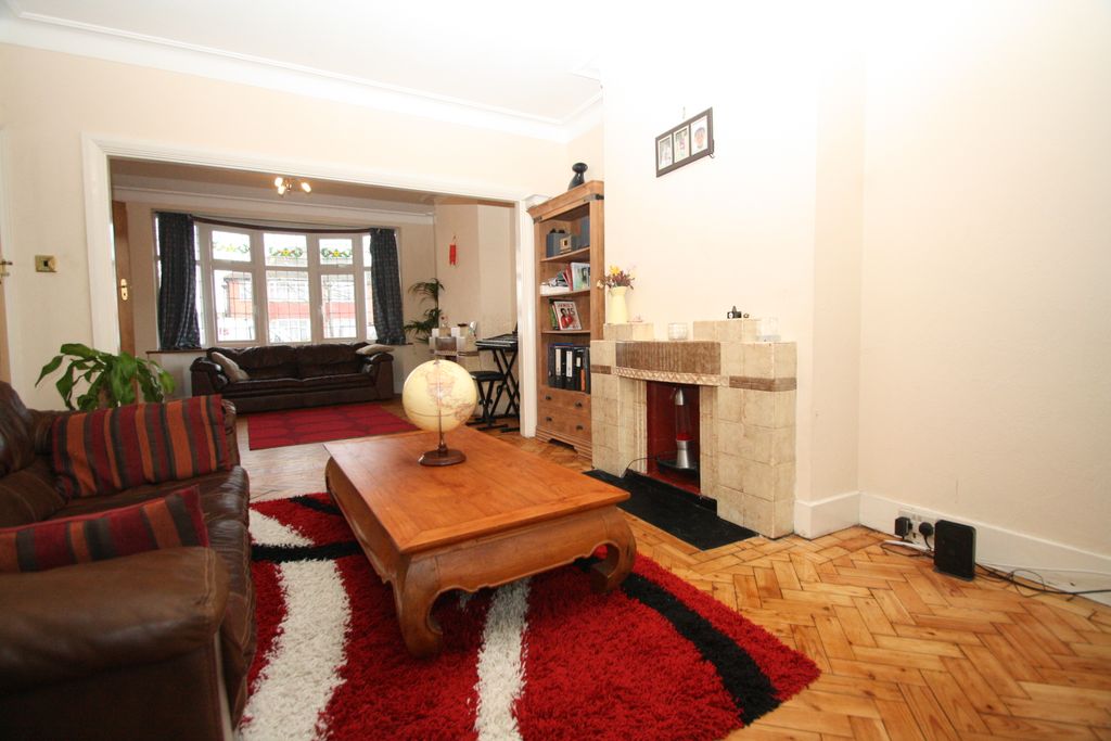 Property photo 2 of 9