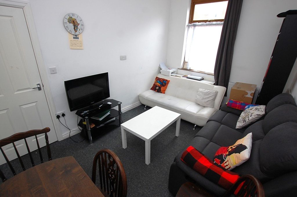 Property photo 3 of 12 Picture No. 43