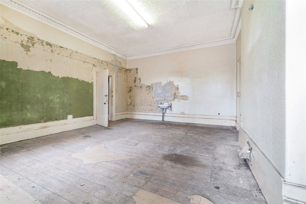 Property photo 3 of 14 Living Room