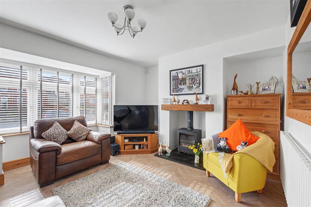 Property photo 2 of 15 Lounge (3).Jpeg