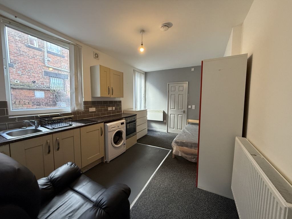 Property photo 2 of 6 Gallery