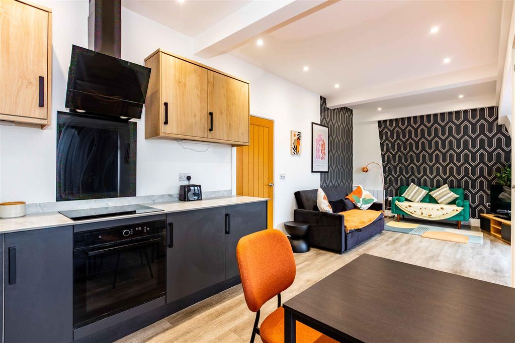 Property photo 3 of 20 The Penthouse-15.Jpg