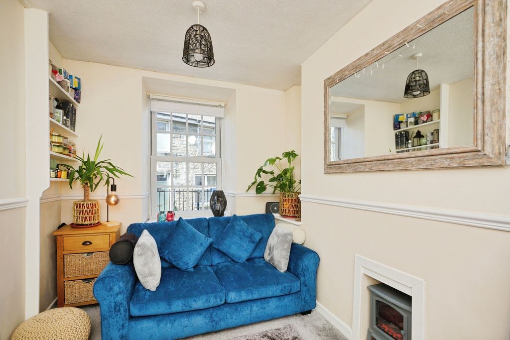 Property photo 2 of 19 Pbox-Img.Jpg