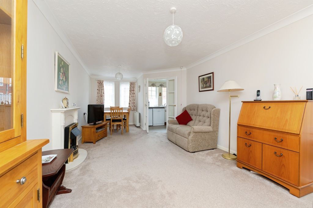 Property photo 1 of 17