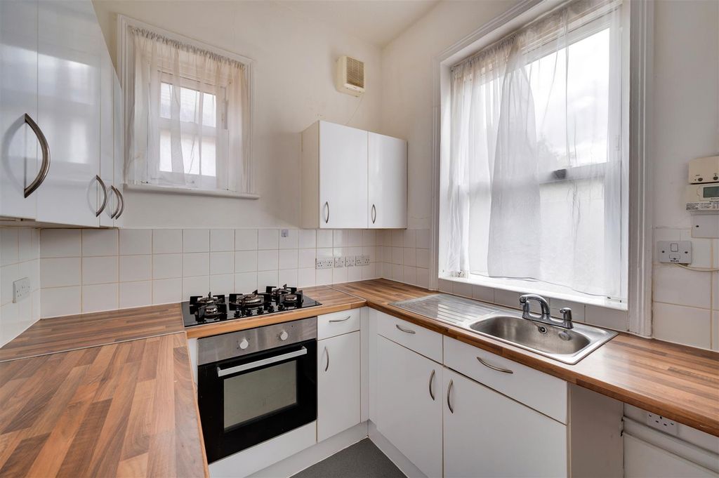 Property photo 3 of 12 Daniels_St Pauls Avenue, Nw2_002.Jpg